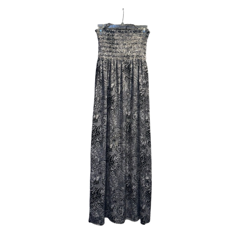 Black and white Maxi that ties around the neck.
